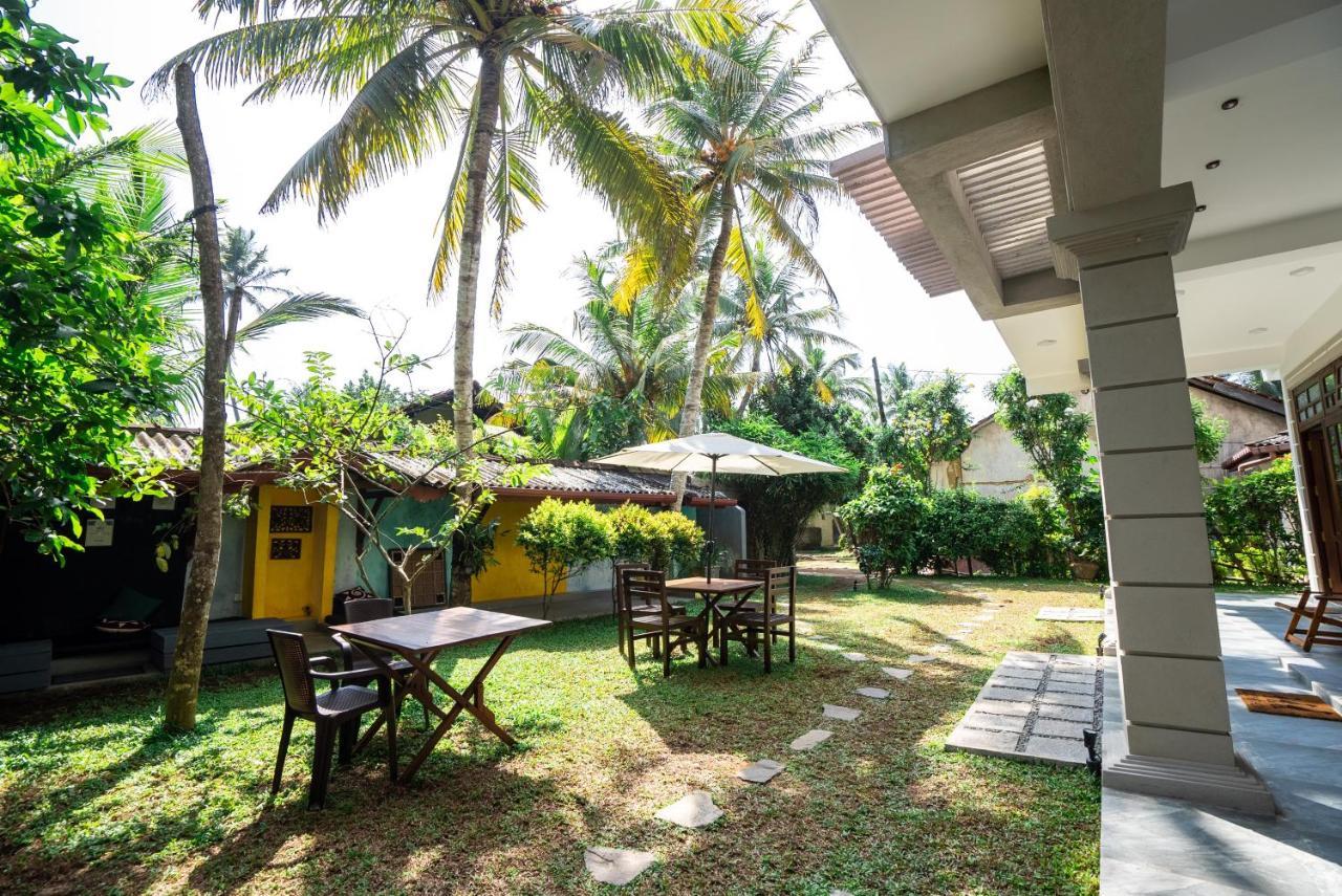 Plantation Surf Inn & Restaurant - Midigama Kelet Kültér fotó