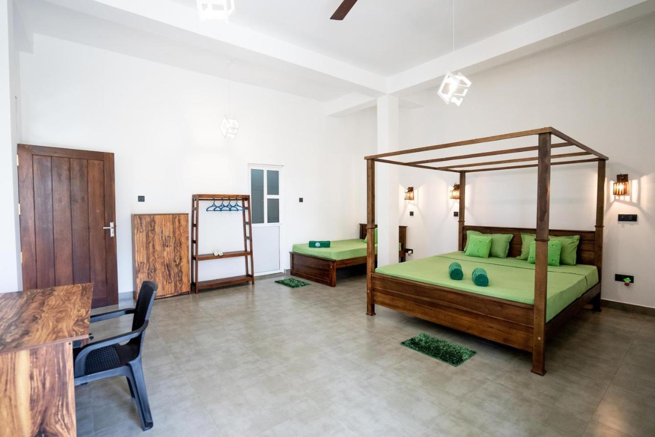 Plantation Surf Inn & Restaurant - Midigama Kelet Kültér fotó