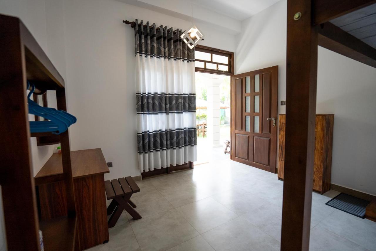 Plantation Surf Inn & Restaurant - Midigama Kelet Kültér fotó