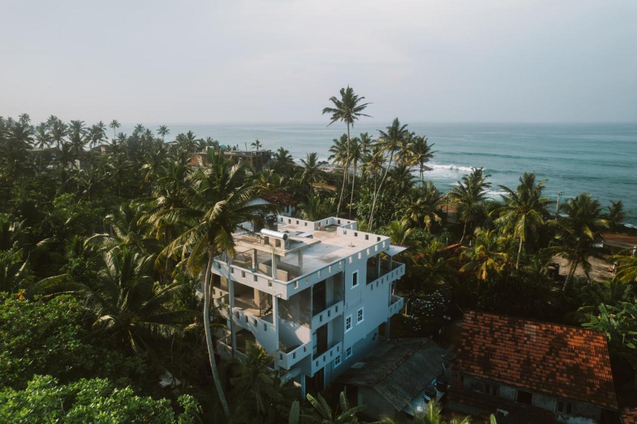 Plantation Surf Inn & Restaurant - Midigama Kelet Kültér fotó