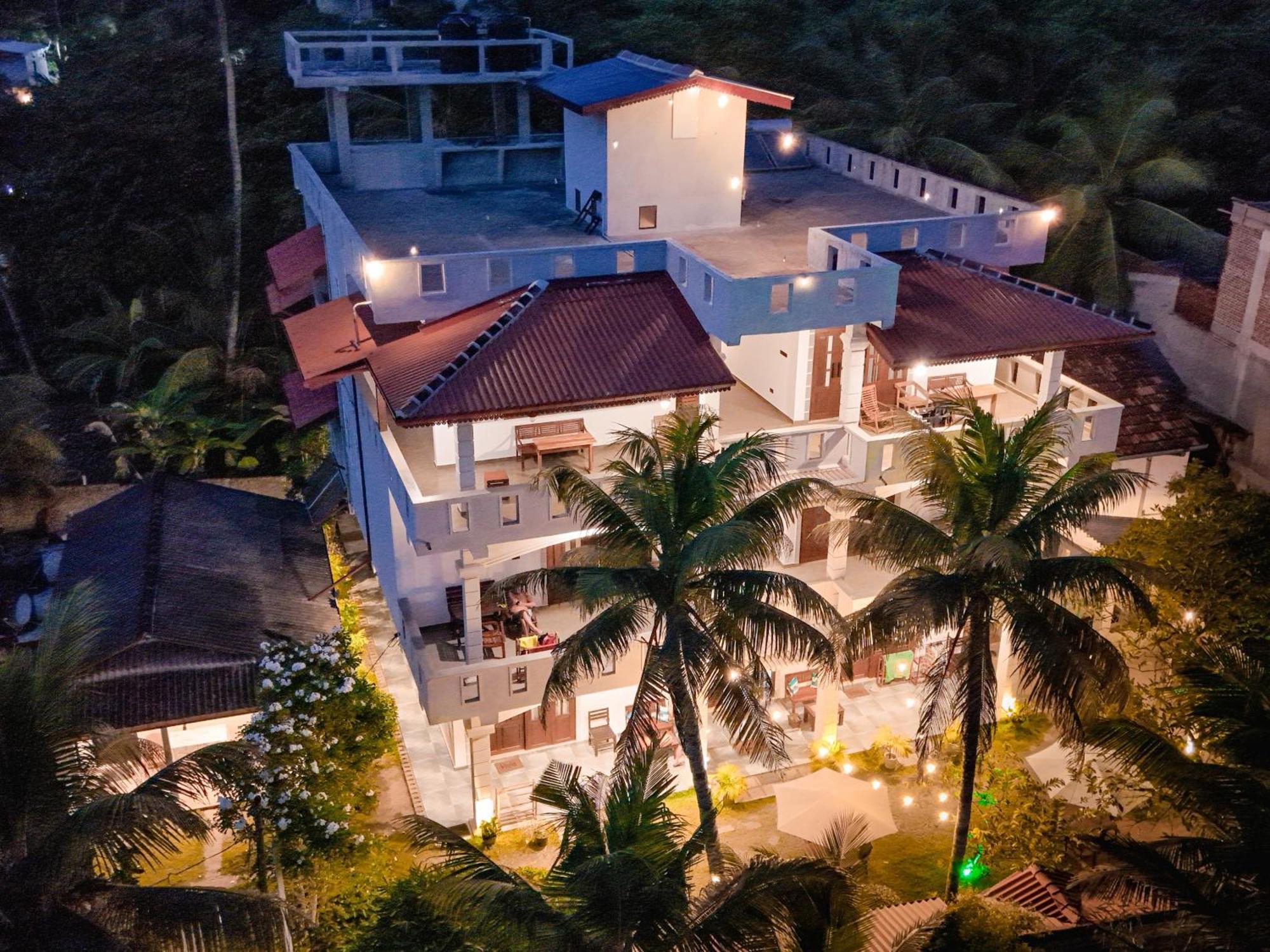 Plantation Surf Inn & Restaurant - Midigama Kelet Kültér fotó