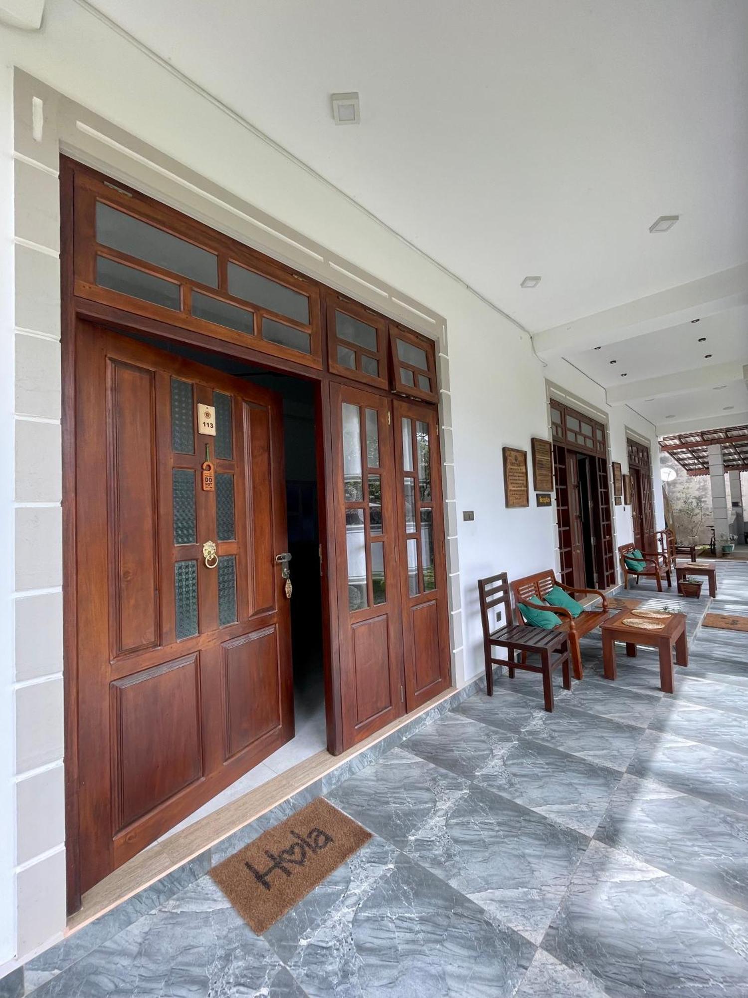 Plantation Surf Inn & Restaurant - Midigama Kelet Kültér fotó
