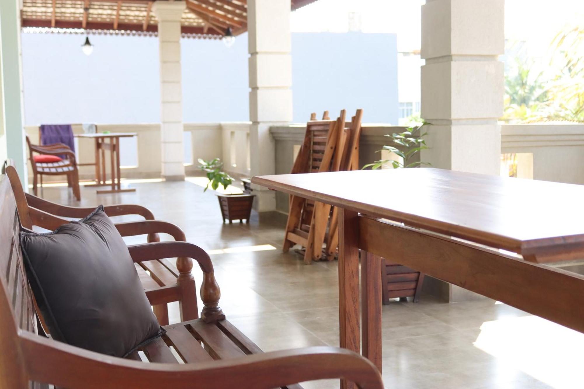 Plantation Surf Inn & Restaurant - Midigama Kelet Kültér fotó