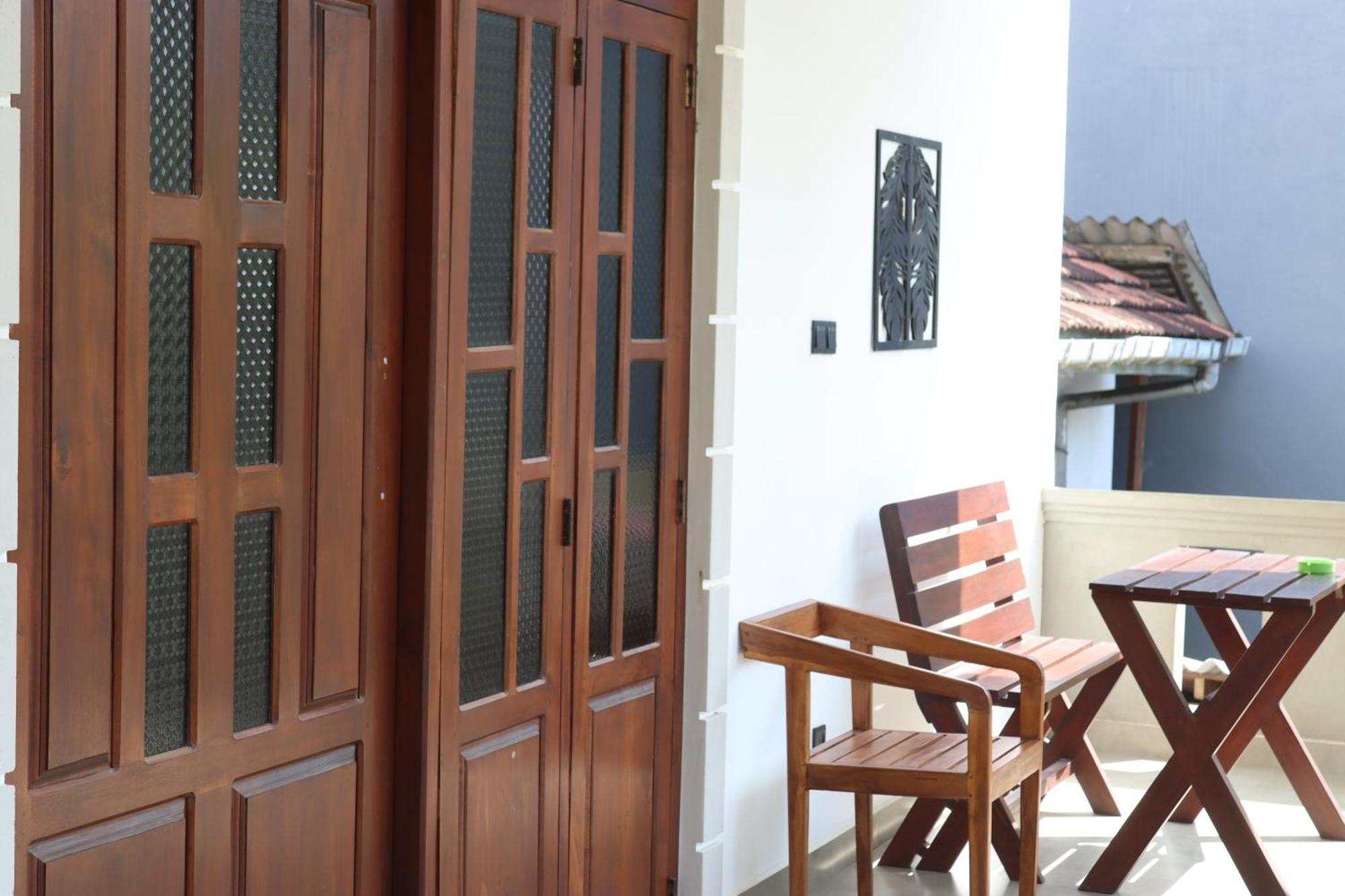 Plantation Surf Inn & Restaurant - Midigama Kelet Kültér fotó