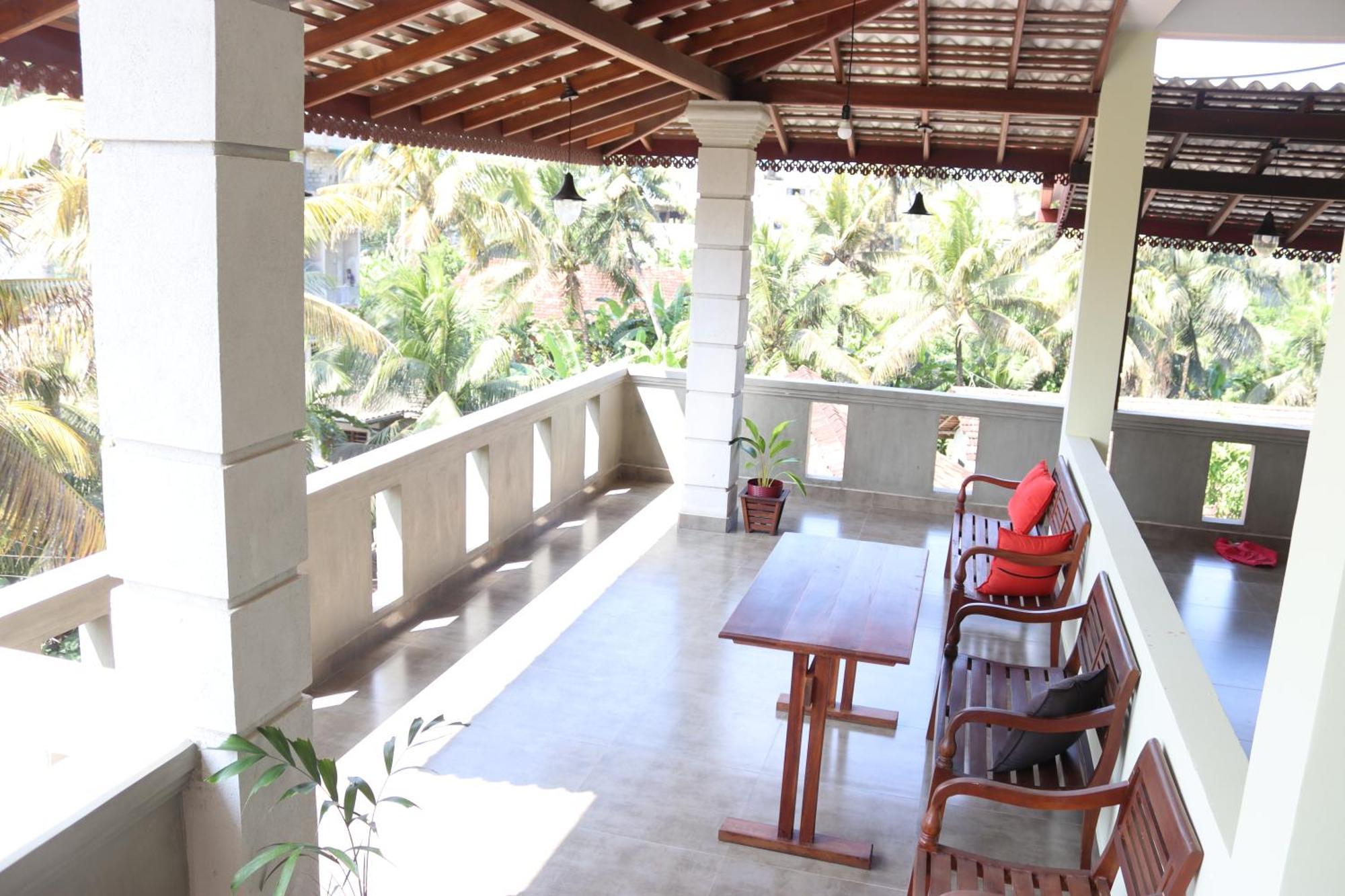 Plantation Surf Inn & Restaurant - Midigama Kelet Kültér fotó