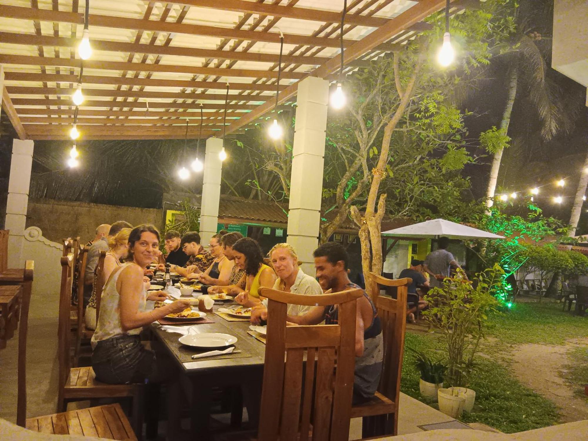 Plantation Surf Inn & Restaurant - Midigama Kelet Kültér fotó