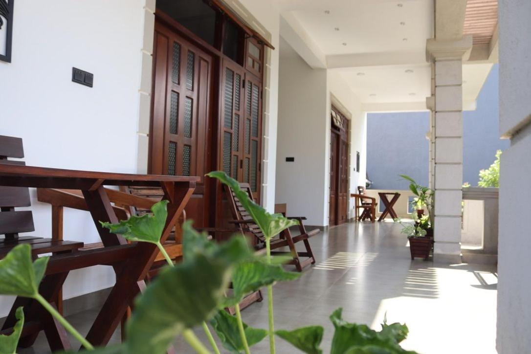 Plantation Surf Inn & Restaurant - Midigama Kelet Kültér fotó